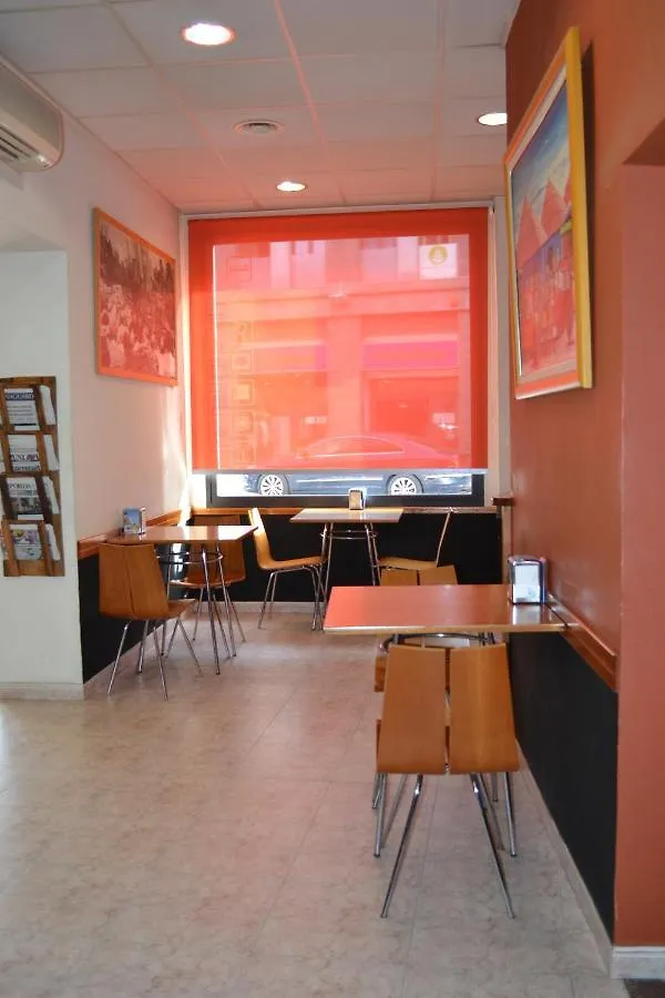 Hostal Bartis Figueres Guest house